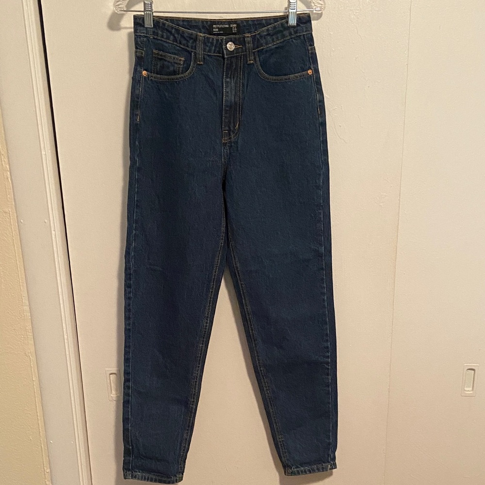 Pretty Little Thing Dark Blue Mom Jean size 4(US)